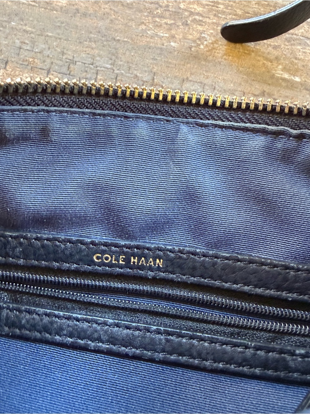 Cole Haan Black Leather Crossbody Shoulder bag w zipper and tassel - Picture 5 of 12